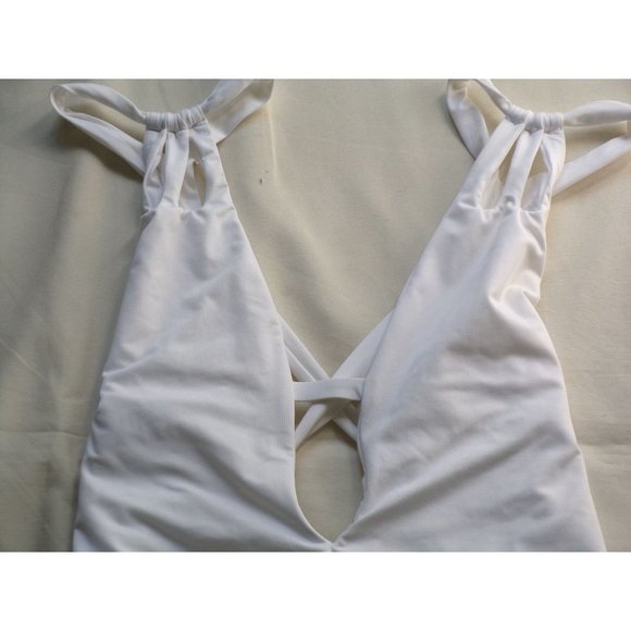 BECCA Color Code Skylar Plunge One-Piece Swimsuit Small (4-6) White NEW - Picture 10 of 12